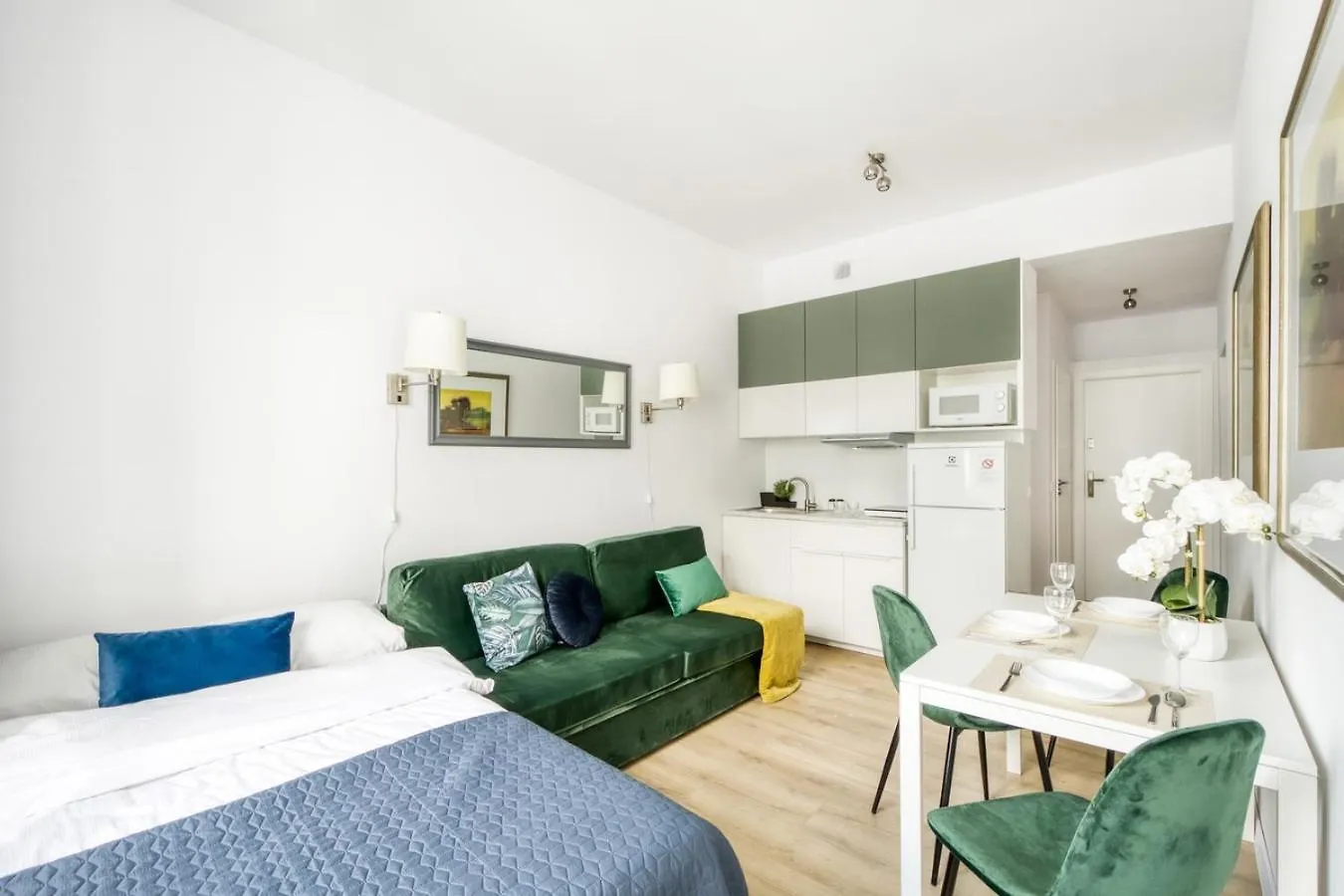 V Airport & West Railway Station Apartments Varsovia